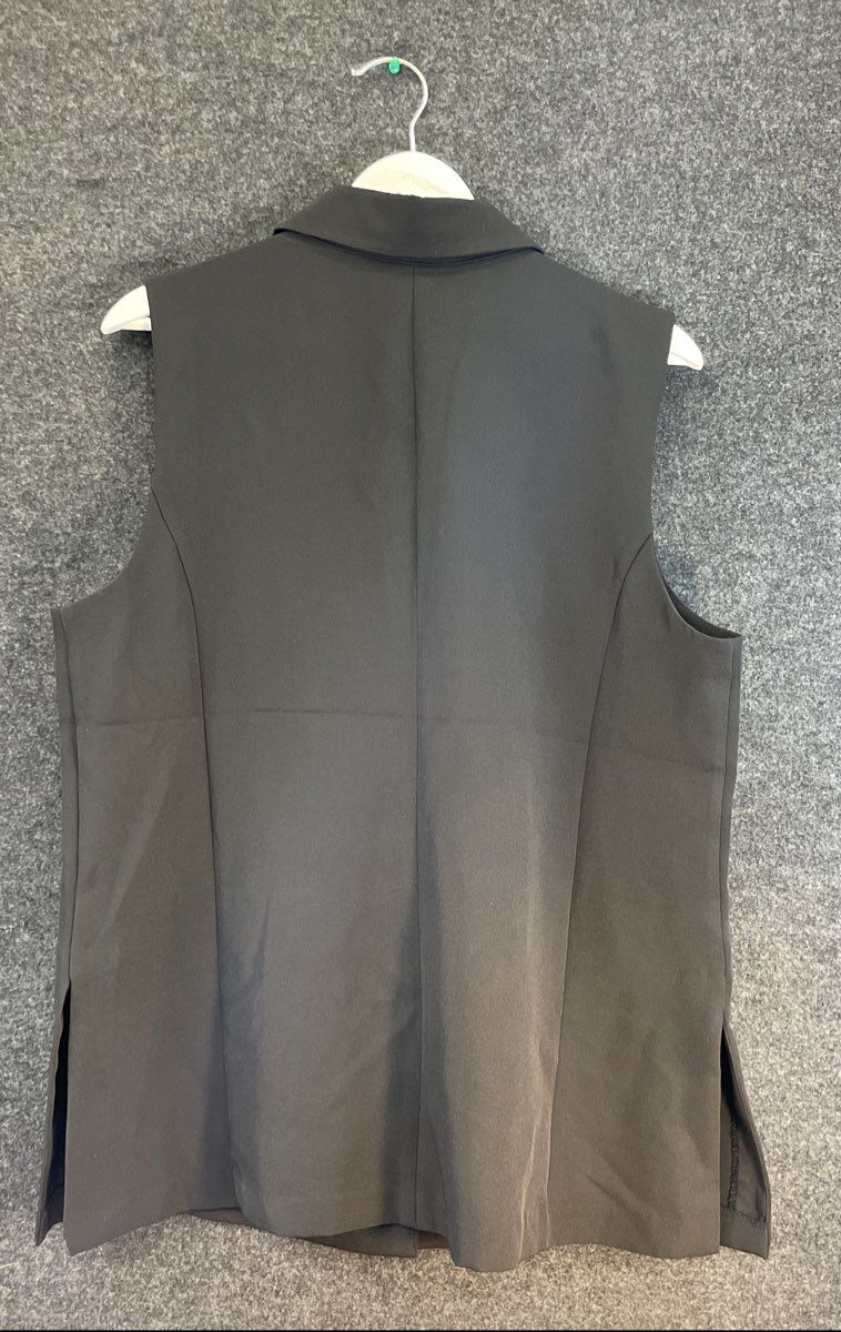 SOHO Apparel Women's Black Knit Sleeveless Vest Blazer Single Button NWT Sz L