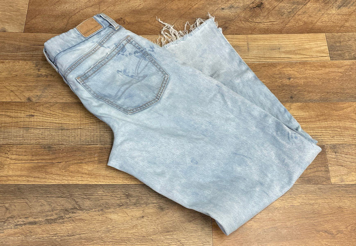American Eagle Women's Curvy Stovepipe Jeans Light Wash Raw Hem Wide Leg Sz 2