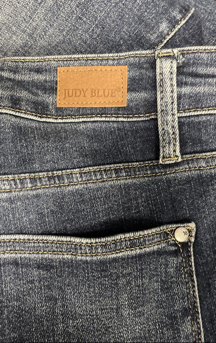 Judy Blue Women's High Rise Skinny Fit Distressed Raw Hem Jeans Sz 18W