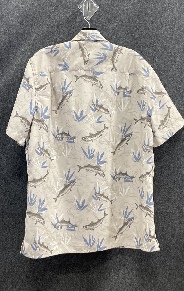 Chaps Men's Beige Short Sleeve Performance Fish Print Fishing Shirt Size M