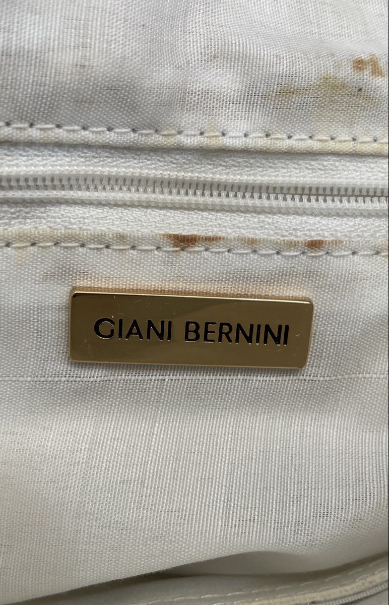Giani Bernini White Leather Shoulder Bag Gold Hardware Multi Compartment Purse