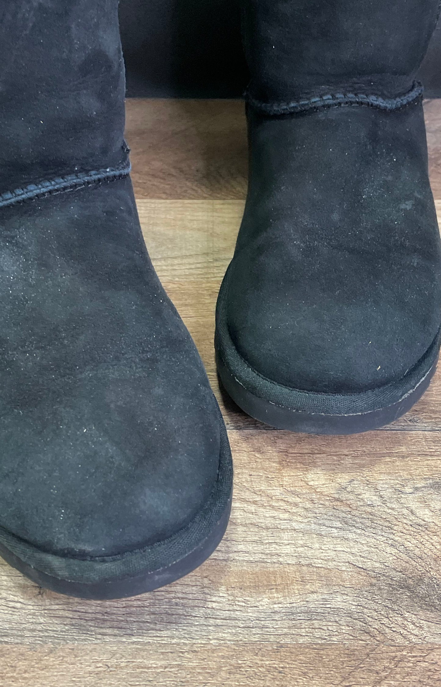 UGG Classic Short 5825 Black Suede Sheepskin Boots Women's Size 9