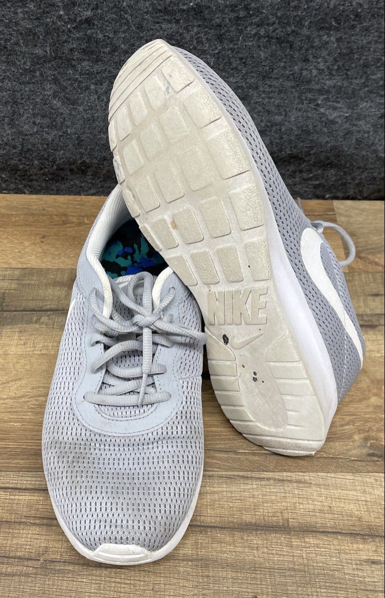Nike Tanjun Wolf Grey White Women's Running Shoes Size 10