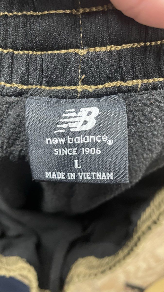 New Balance Men's Tan All Motion Mesh Lined Joggers Black Side Stripe Sz L