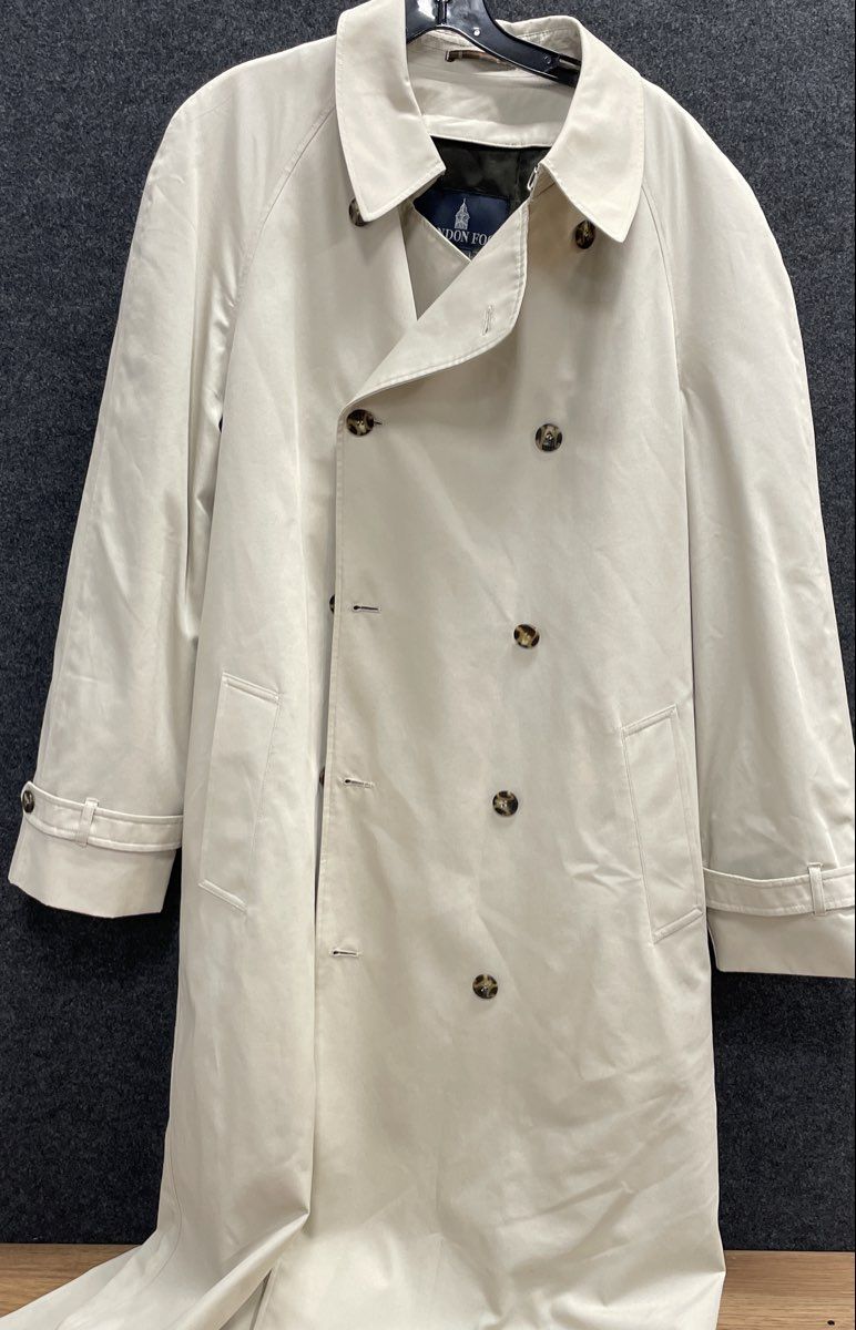 London Fog Men's Beige Double Breasted Belted Trench Coat Plaid Sz 40 REG