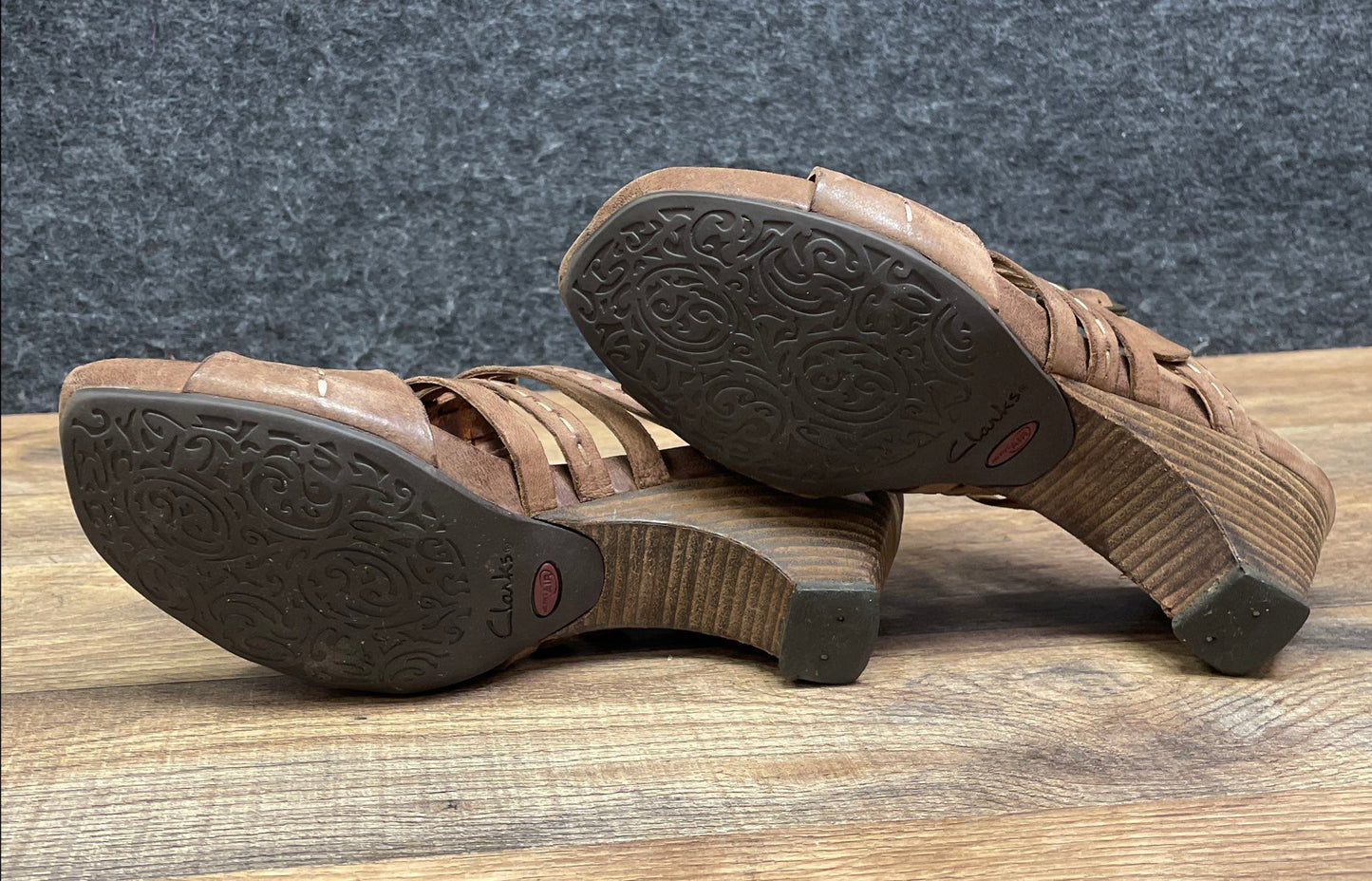 Clarks Artisan Brown Leather Strappy Wedge Sandals Mules Women's Size 7M