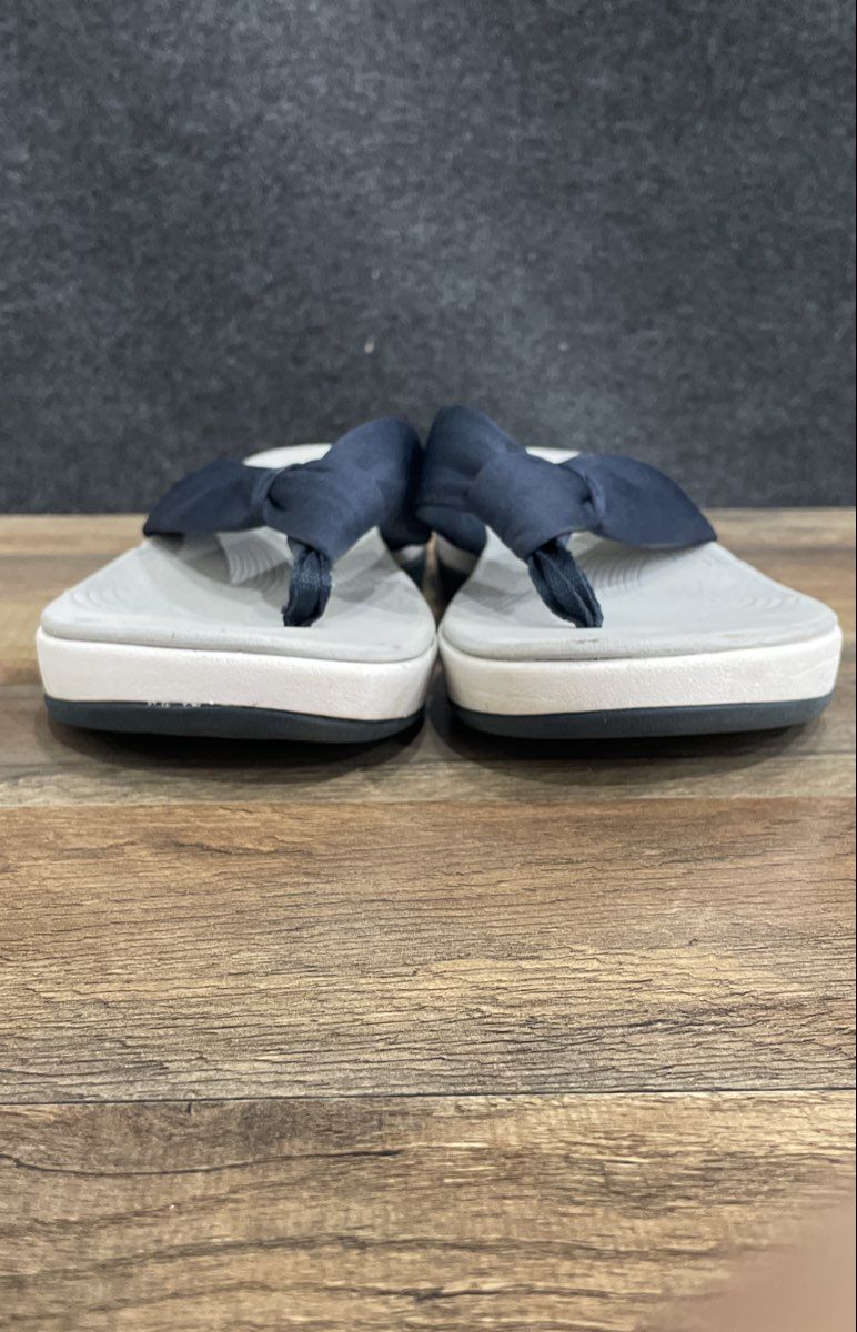 Clarks Cloudsteppers Navy Blue Grey Fabric Knotted Thong Sandals Size 11