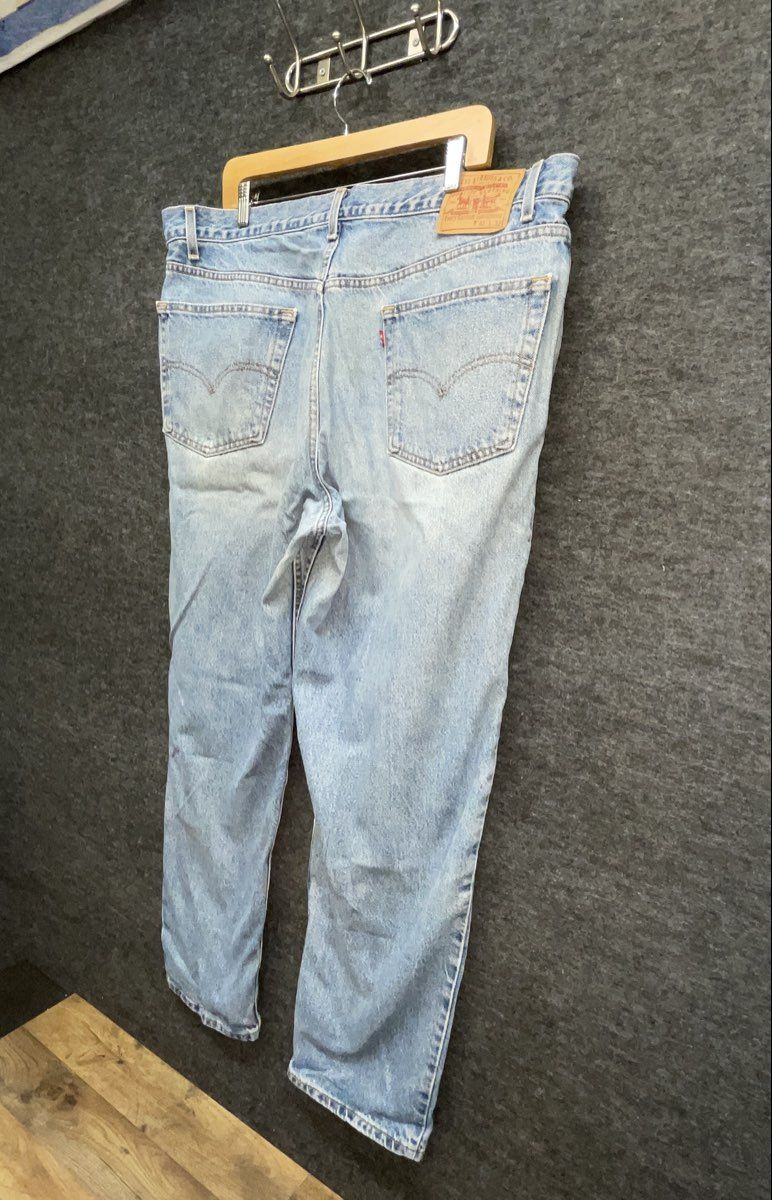 Vintage 90s Levi's Men's Light Wash Blue Denim Jeans Sz 42x32