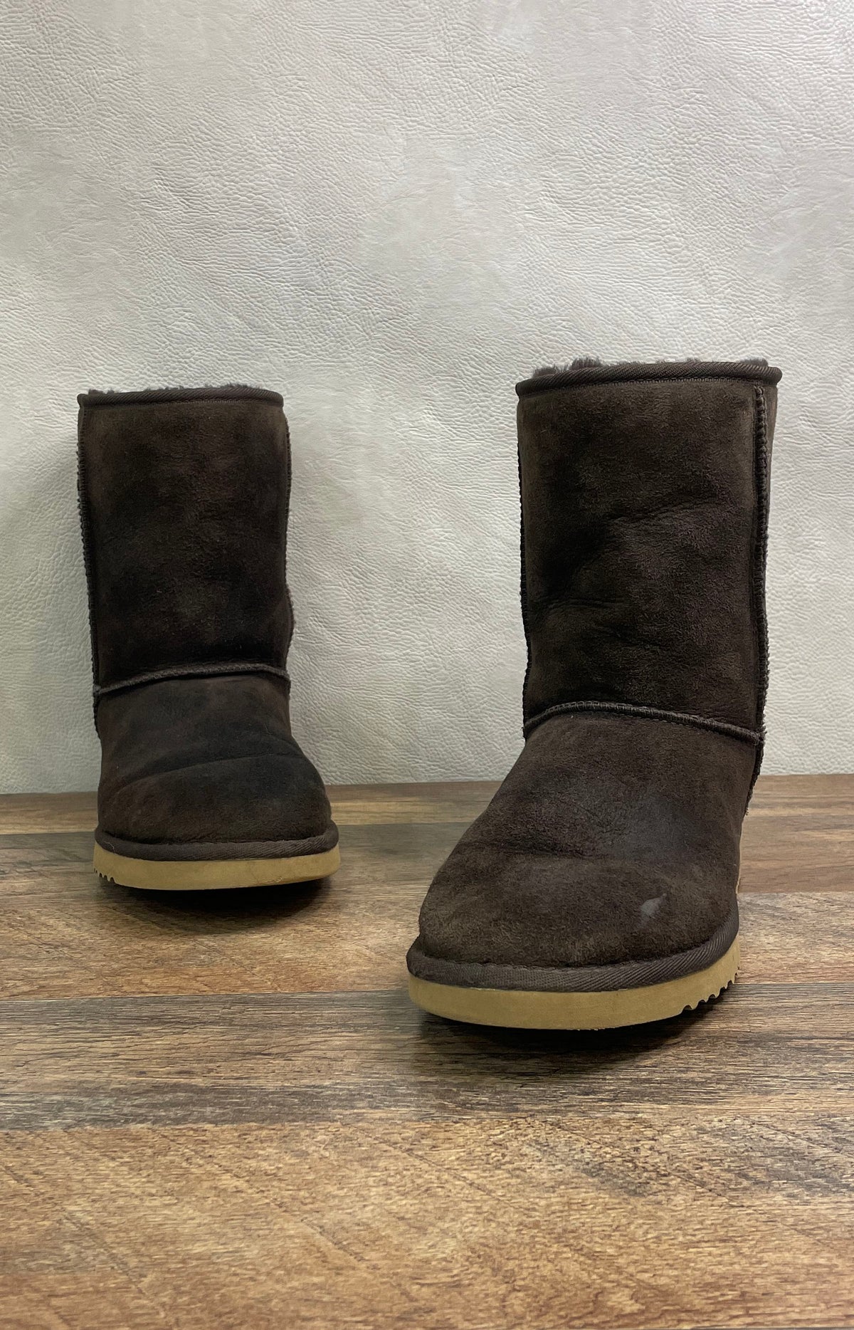 UGG Australia Classic Short Chestnut Brown Boots Women's Size 8