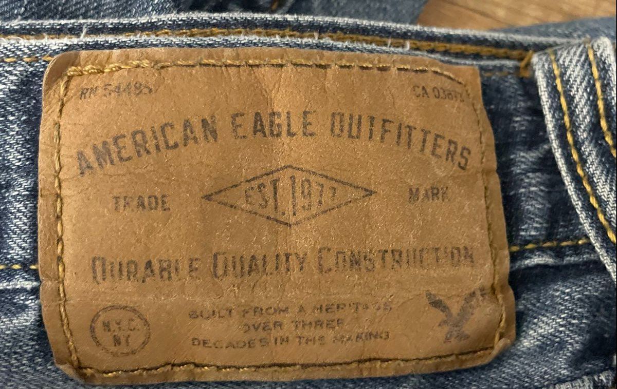 American Eagle Men's Light Wash Straight Leg Faded Blue Jeans Size 36x34