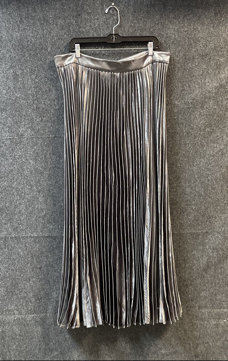 New York & Company Women's Silver Metallic Pleated Maxi Skirt Sz XL