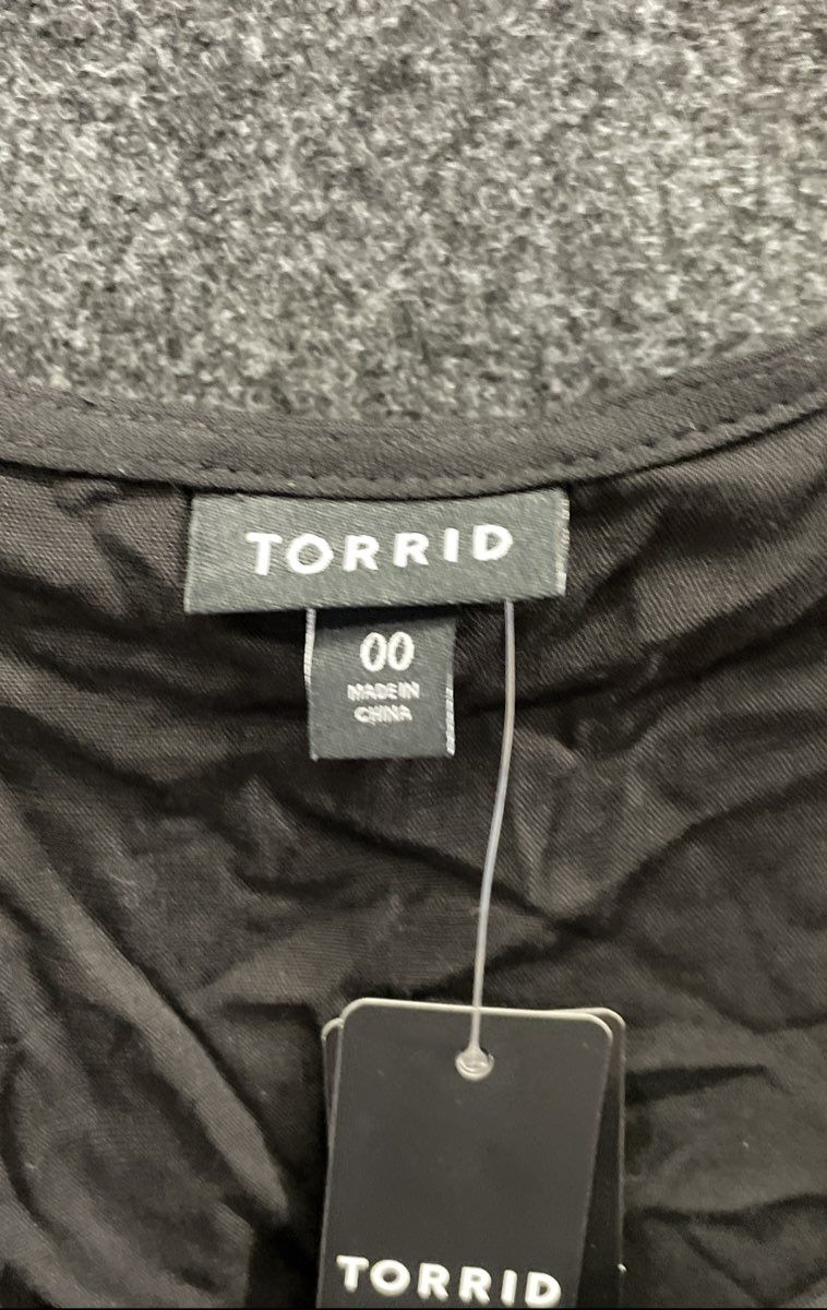 Torrid Women's Fit and Flare Rayon Slub Sleeveless Top Black Sz 00 NWT