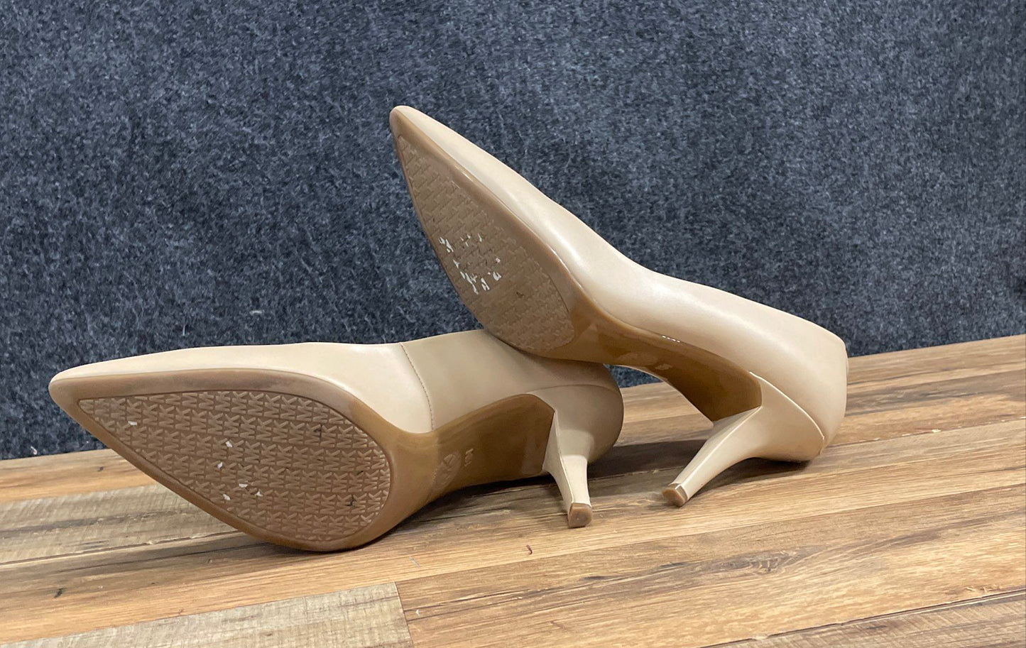 Michael Kors Claire Flex Cream Nude Pointed Toe Pumps Size 11