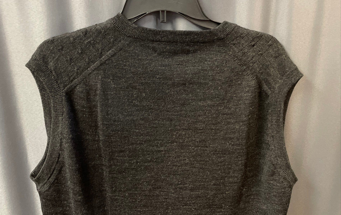 Sansabelt Sport Men's Gray 100% Wool Textured V-Neck Sweater Vest Sz L