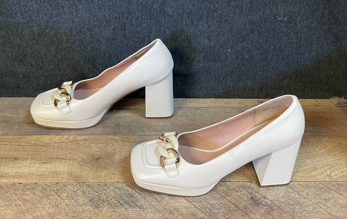 Linea Paolo Cream Leather Square Box Toe Platform Block Heels Size 9.5M