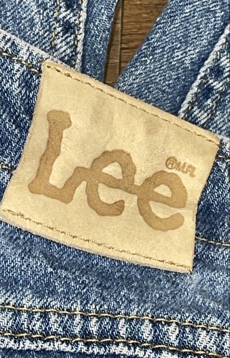 Vintage 90s Lee Women's Light Wash High Rise Elastic Waist Tapered Jeans