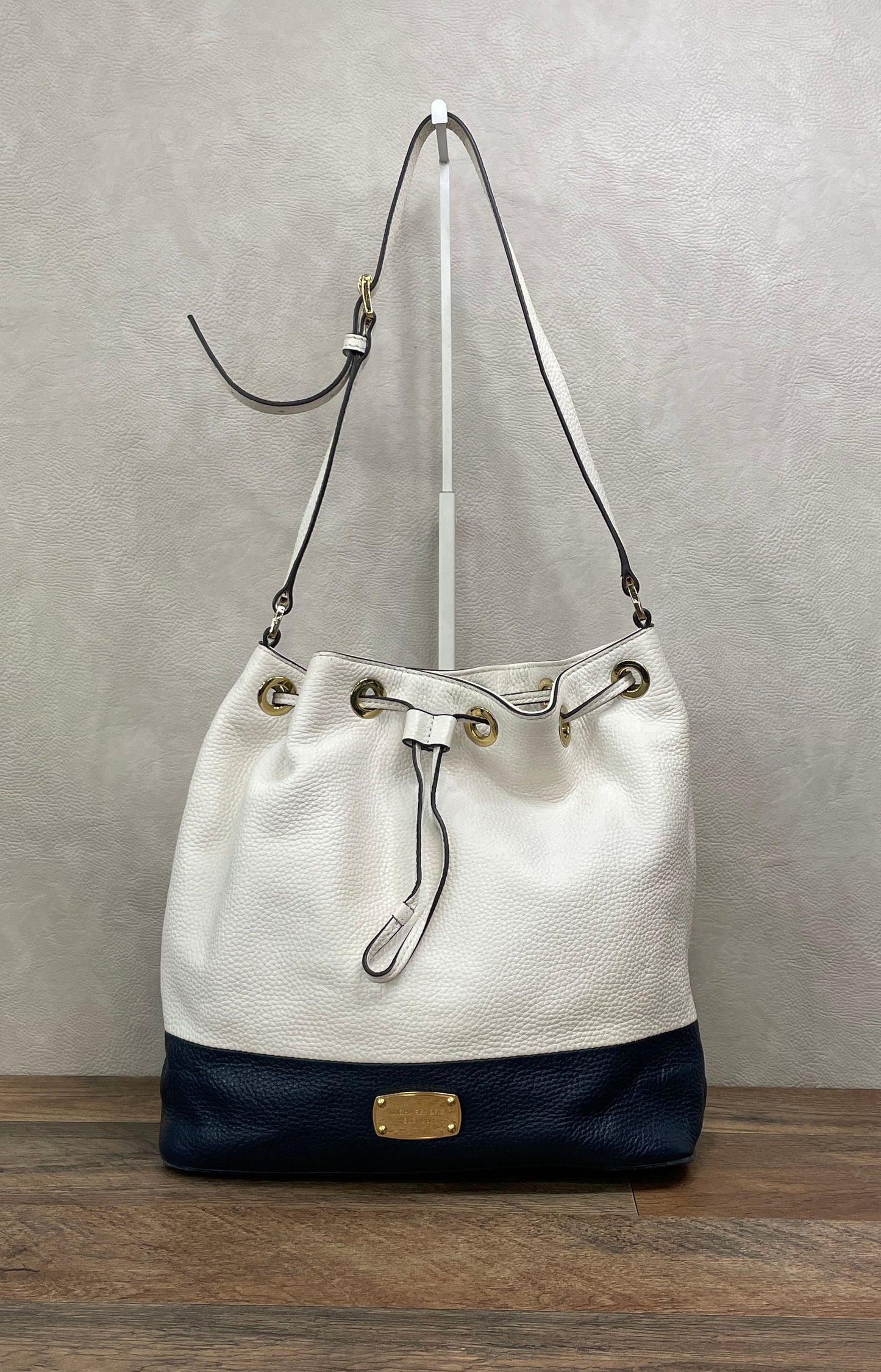 Michael Kors White Navy Blue Pebbled Leather Drawstring Bucket Bag Gold Hardware