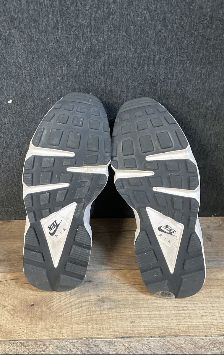 Nike Air Huarache White Black Women's Sneakers Size 8