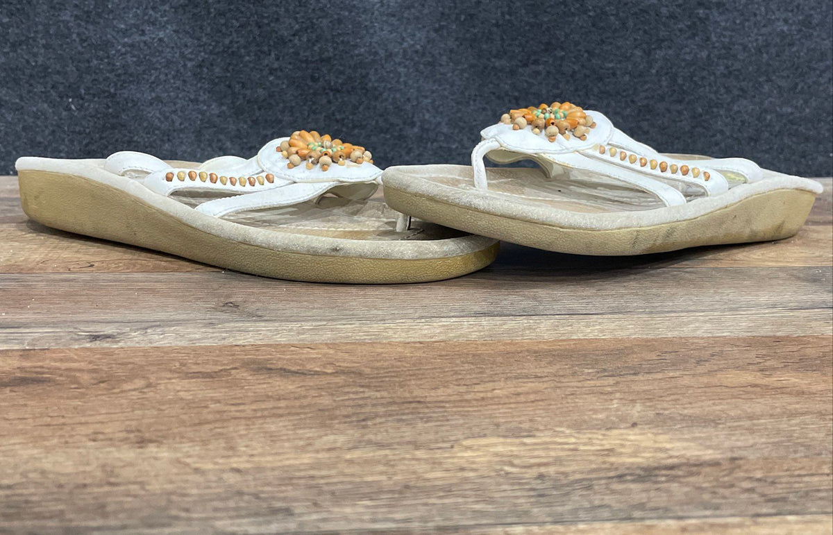 Earth Spirit Cottonwood White Beaded Leather Thong Sandals Women's Size 9.5
