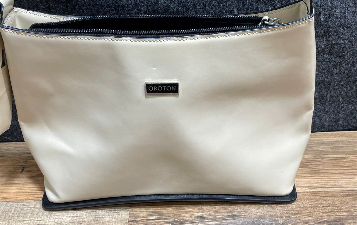 Vintage Oroton White Leather Shoulder Bag Hobo Purse Silver Hardware