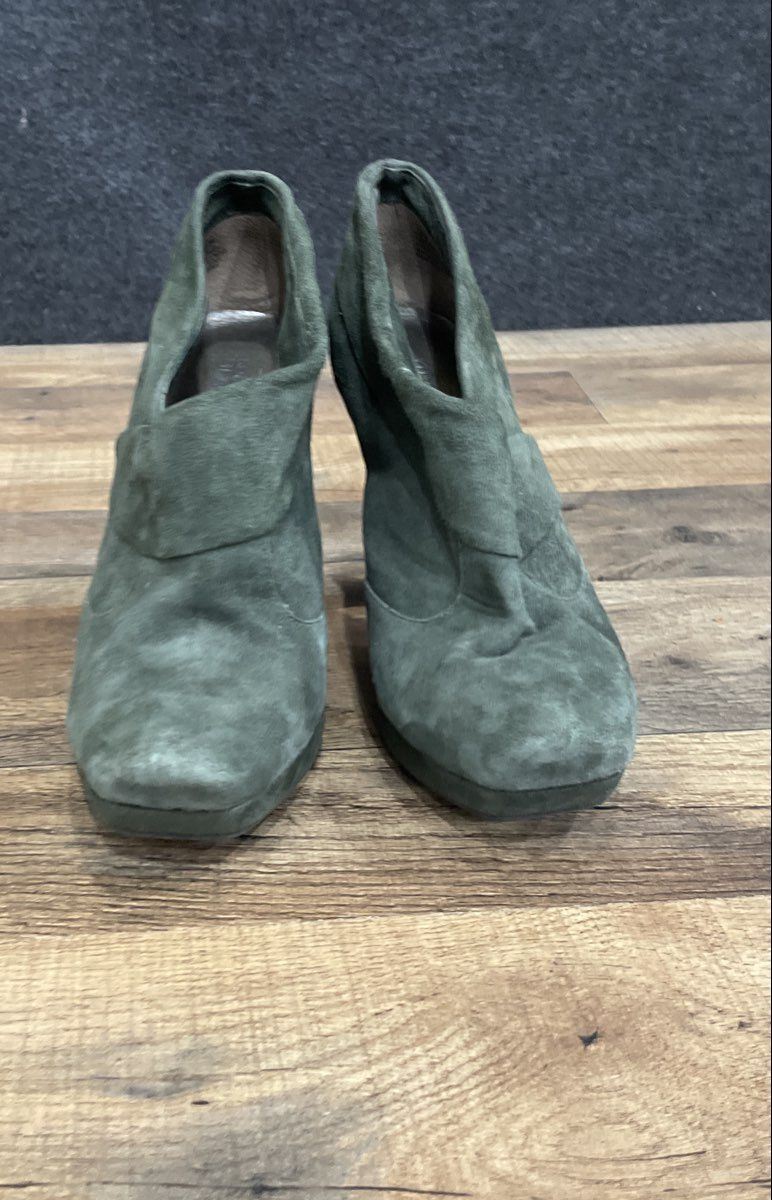 Kenneth Cole Reaction Cold Stir Forest Green Suede Platform Booties Size 7.5