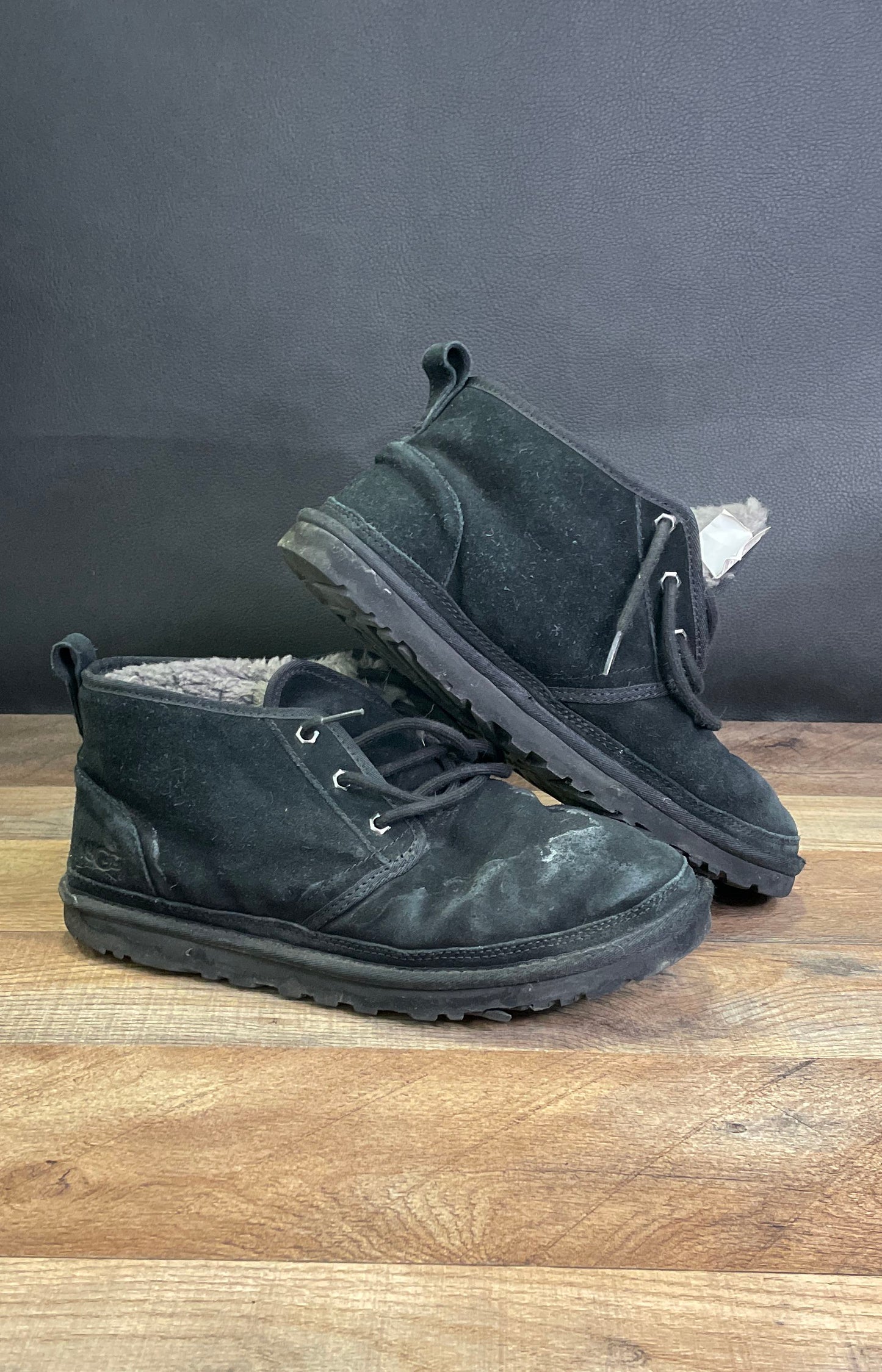 UGG Neumel Black Suede Sheepskin Lined Chukka Boots Men's Size 10 IOB