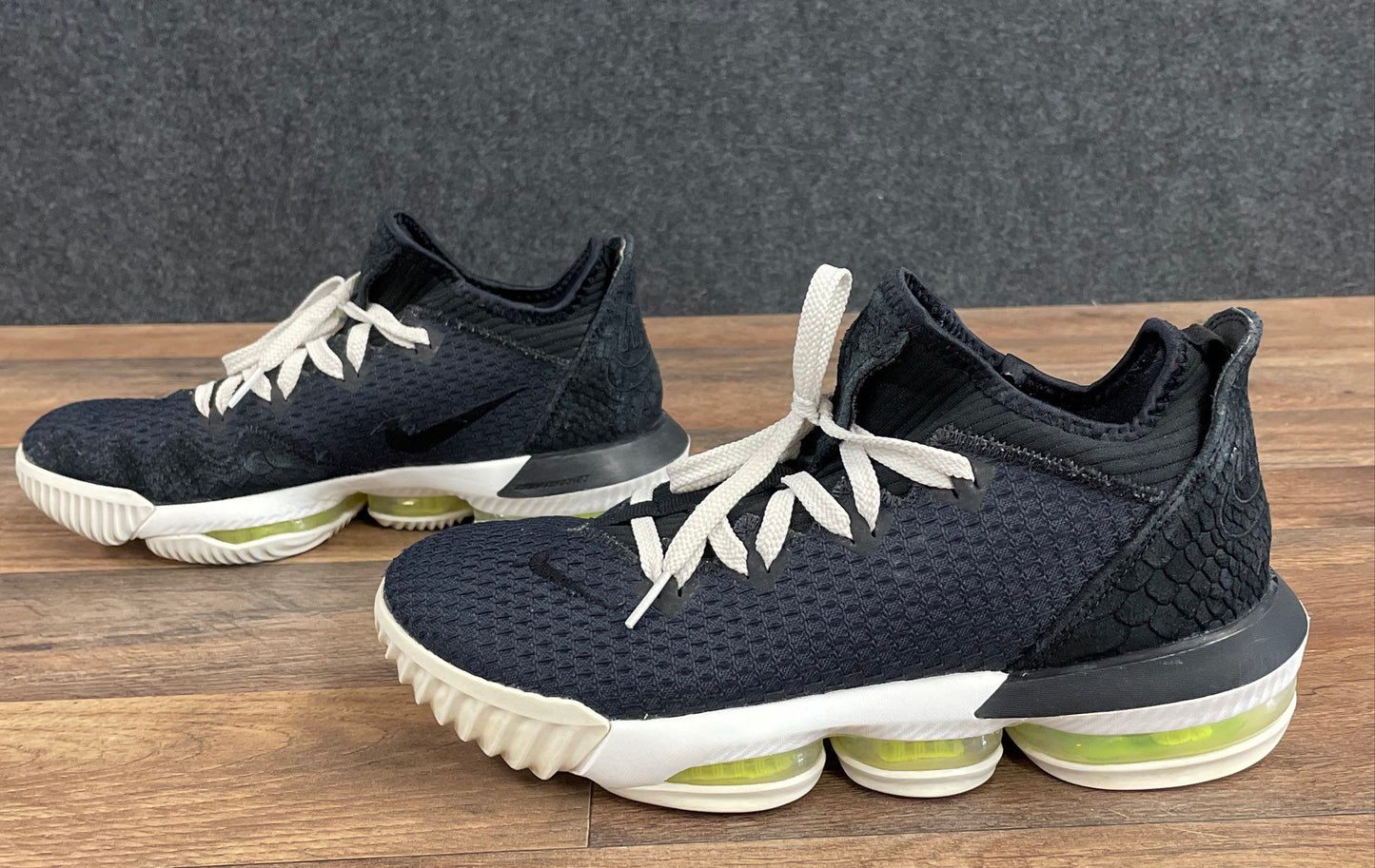 Nike LeBron 16 Low Black Volt Soundwave Basketball Shoes Men's Size 7.5