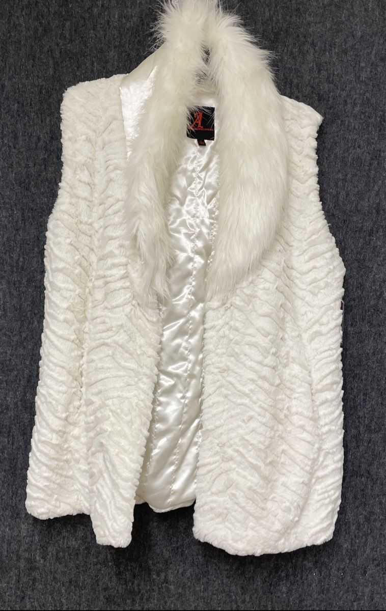 Adrienne Landau Women's White Textured Faux Fur Vest Shaggy Collar Sz L