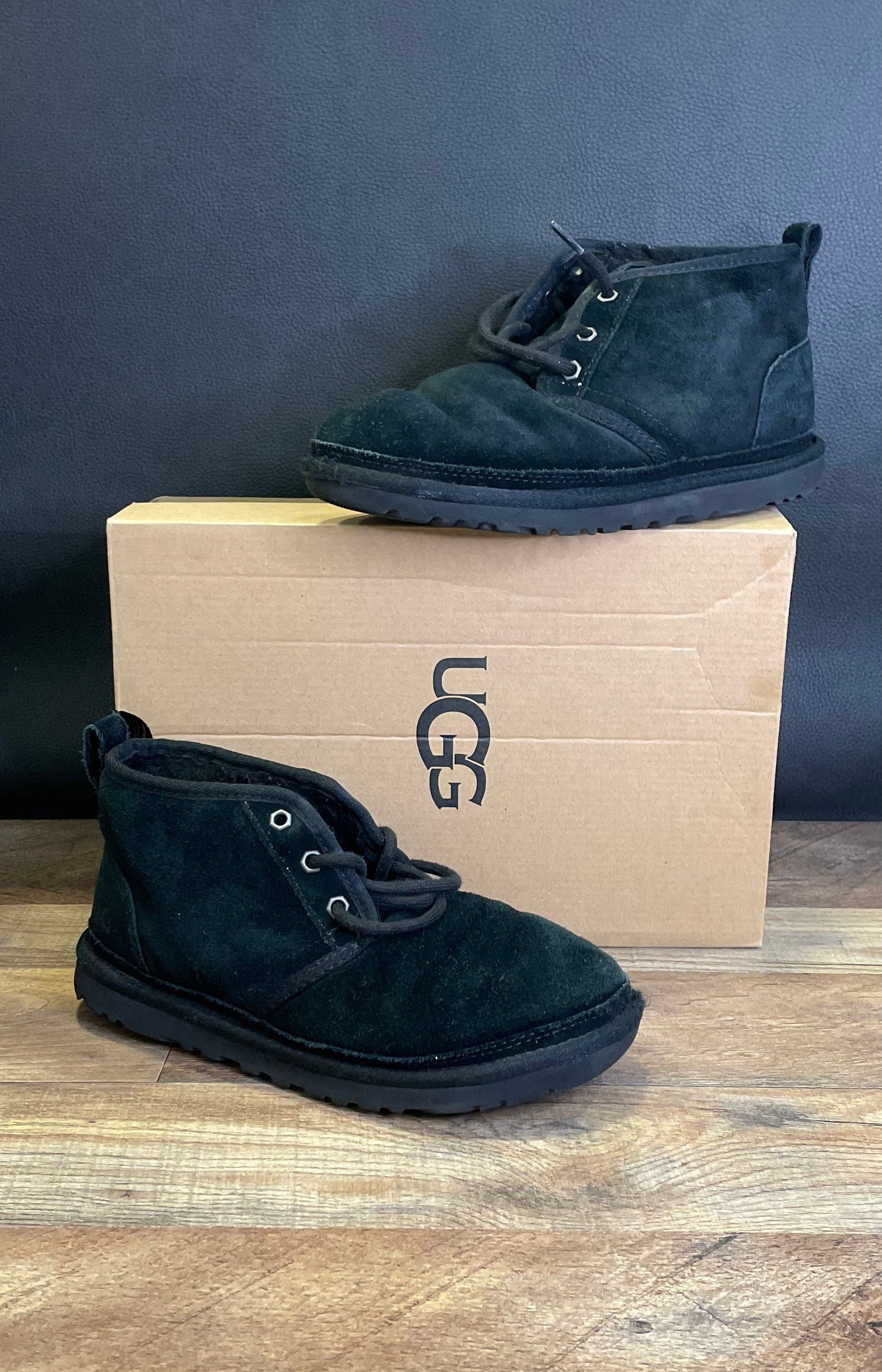 UGG Neumel Black Suede Sheepskin Lined Chukka Boots Women's Size 7