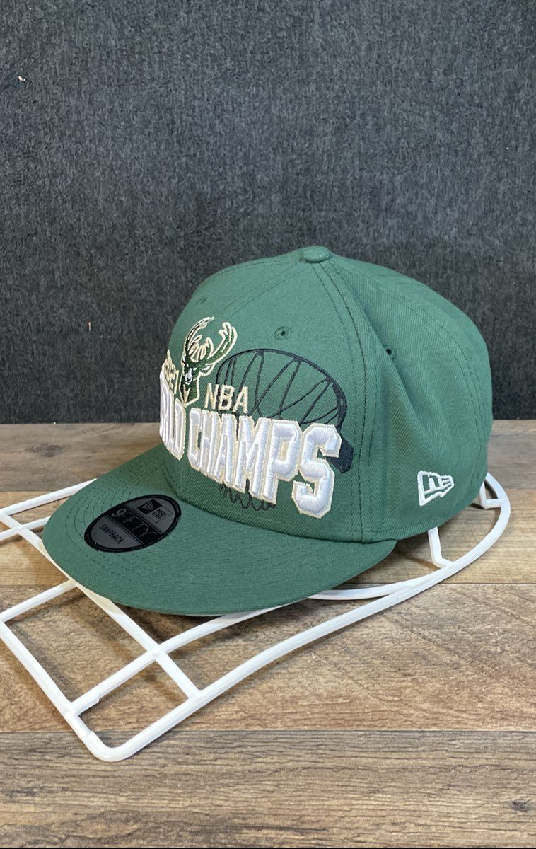 New Era Milwaukee Bucks 2021 NBA World Champs 9FIFTY Snapback Hat Green NWT