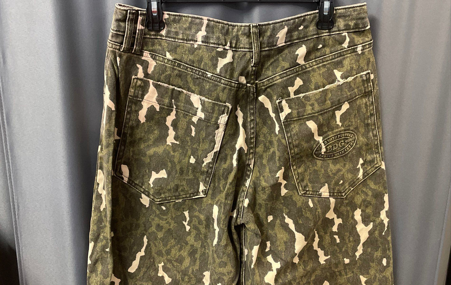 BDG Urban Outfitters Men's Green Camouflage Wide Leg Baggy Skate Jeans Sz 30W