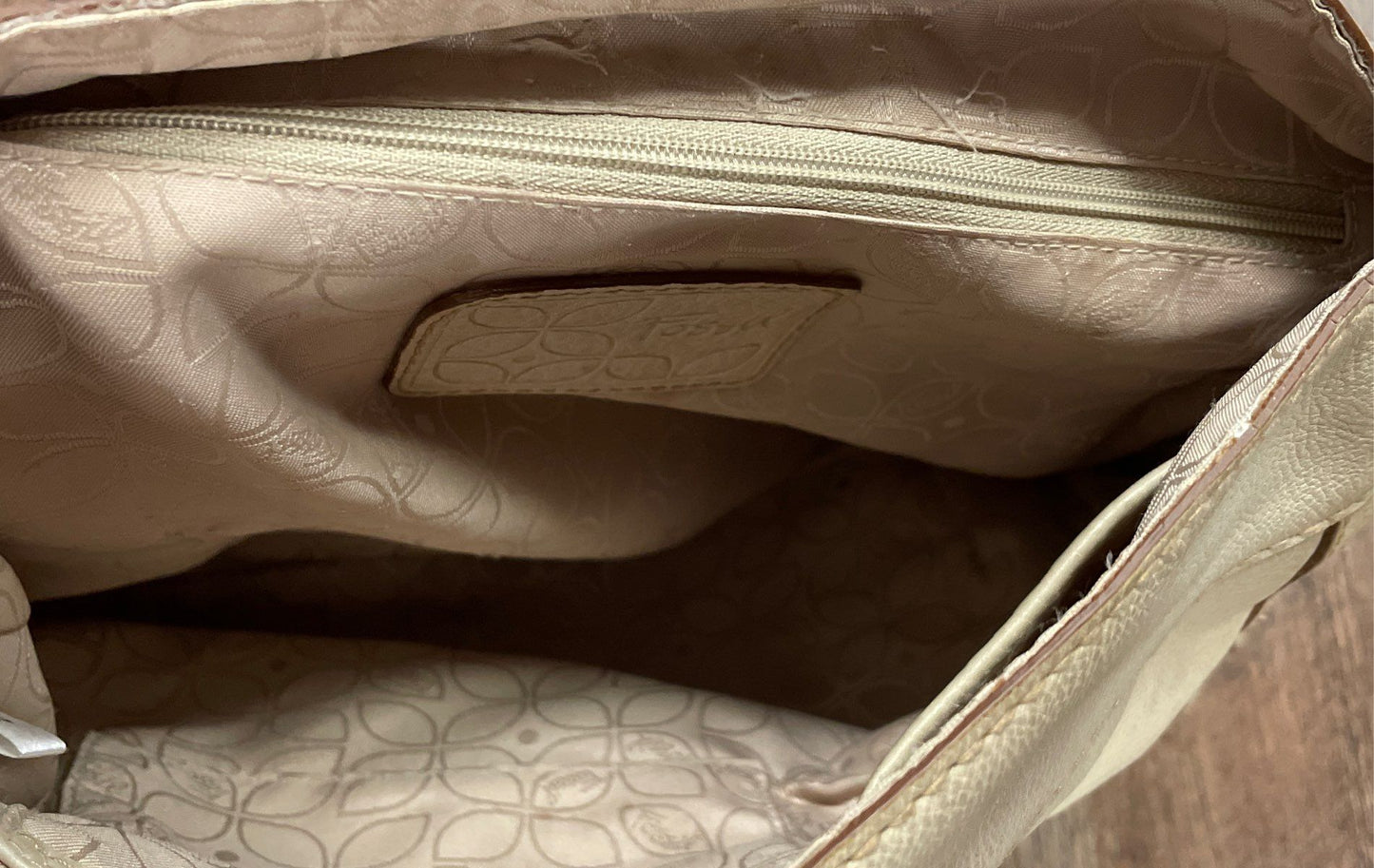 Fossil Cream Pebbled Leather Flap Crossbody Bag Silver Hardware Adjustable