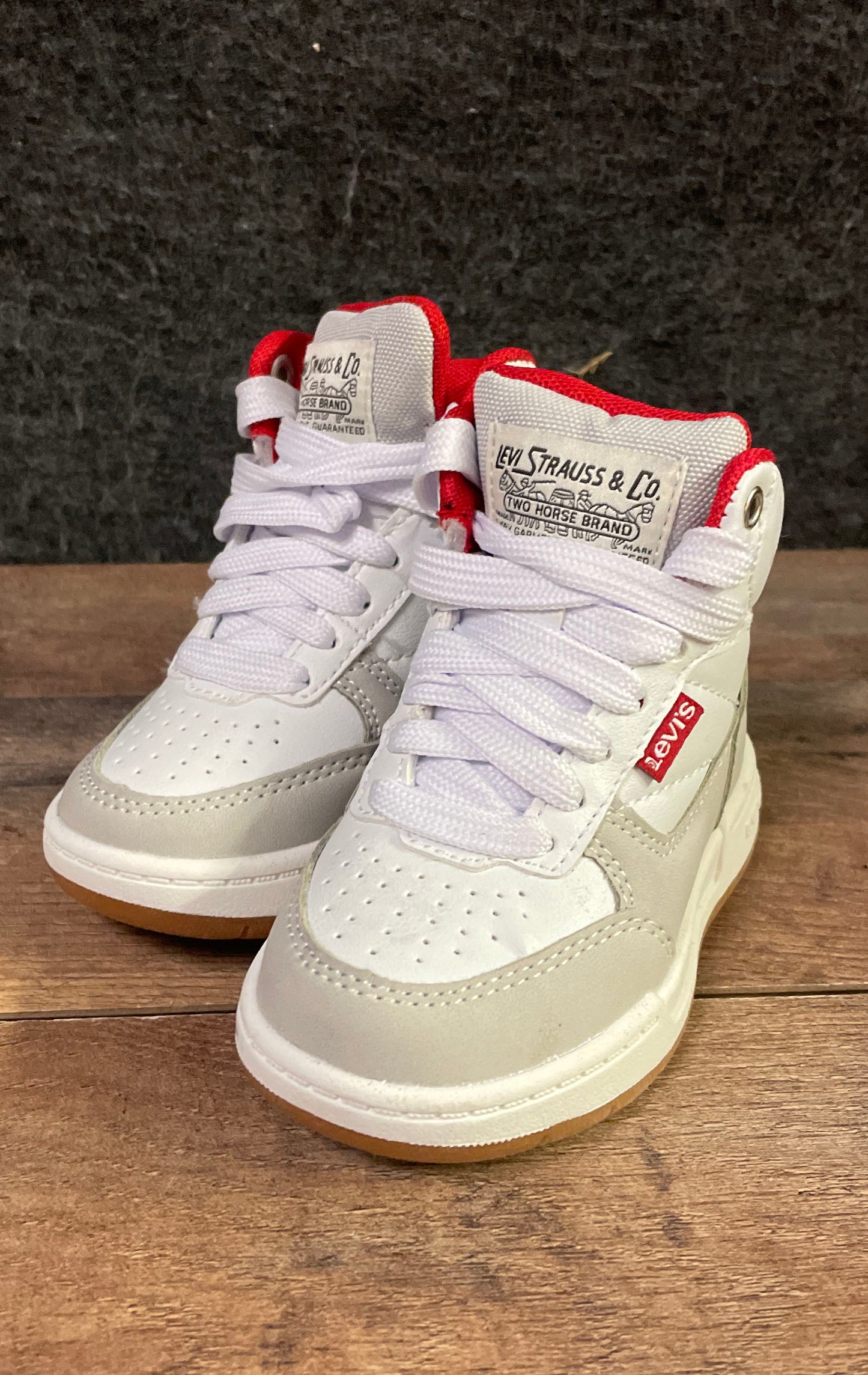 Levi's Youth White Grey Red High Top Court Sneakers Size 5M