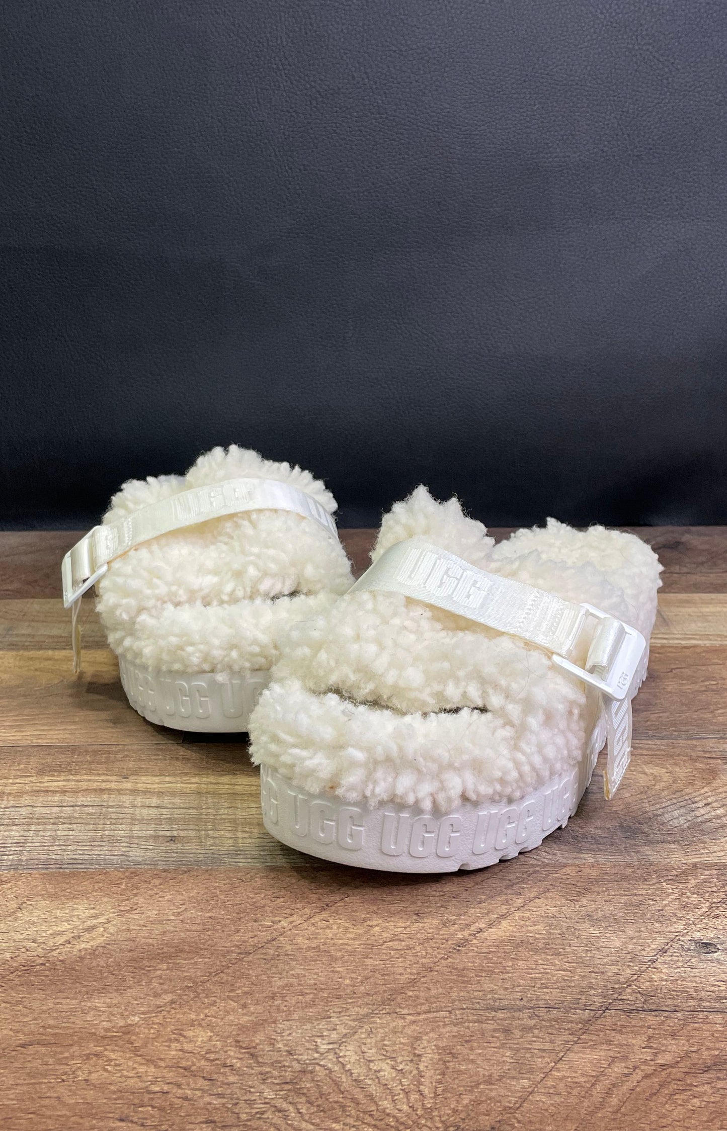UGG Fluffita White Sheepskin Platform Slide Slippers Women's Size 7