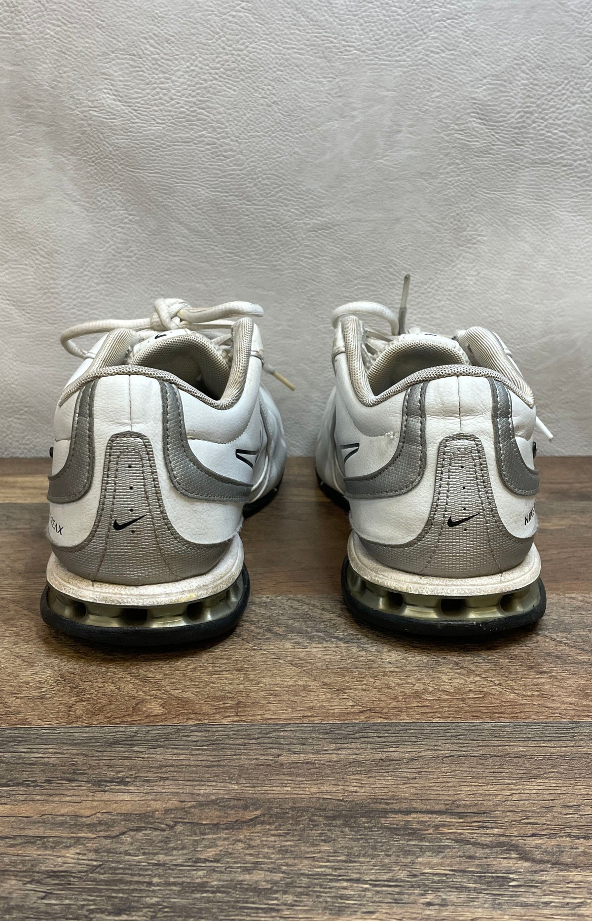 Nike Reax White Metallic Silver Training Running Shoes 333765-101 Size 9.5