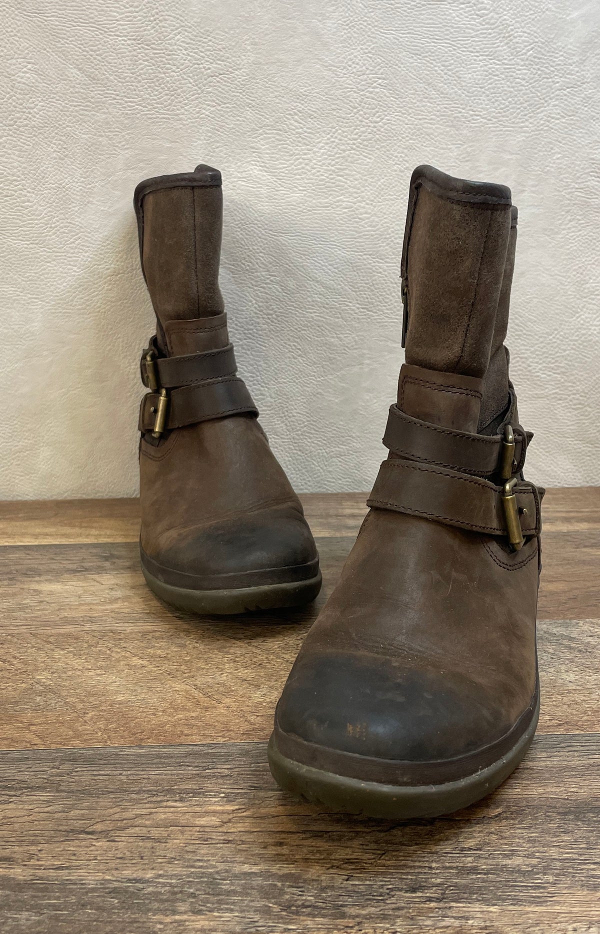 UGG Simmens Dark Brown Waterproof Leather Suede Buckle Boots Women's Size 6