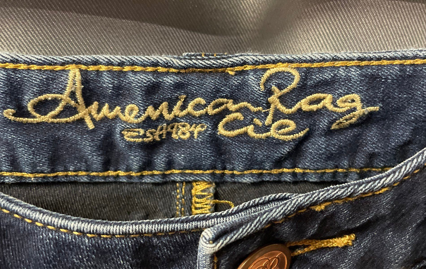 American Rag Women's Dark Blue Jeans Dark Wash Stretch Whiskering Size 5