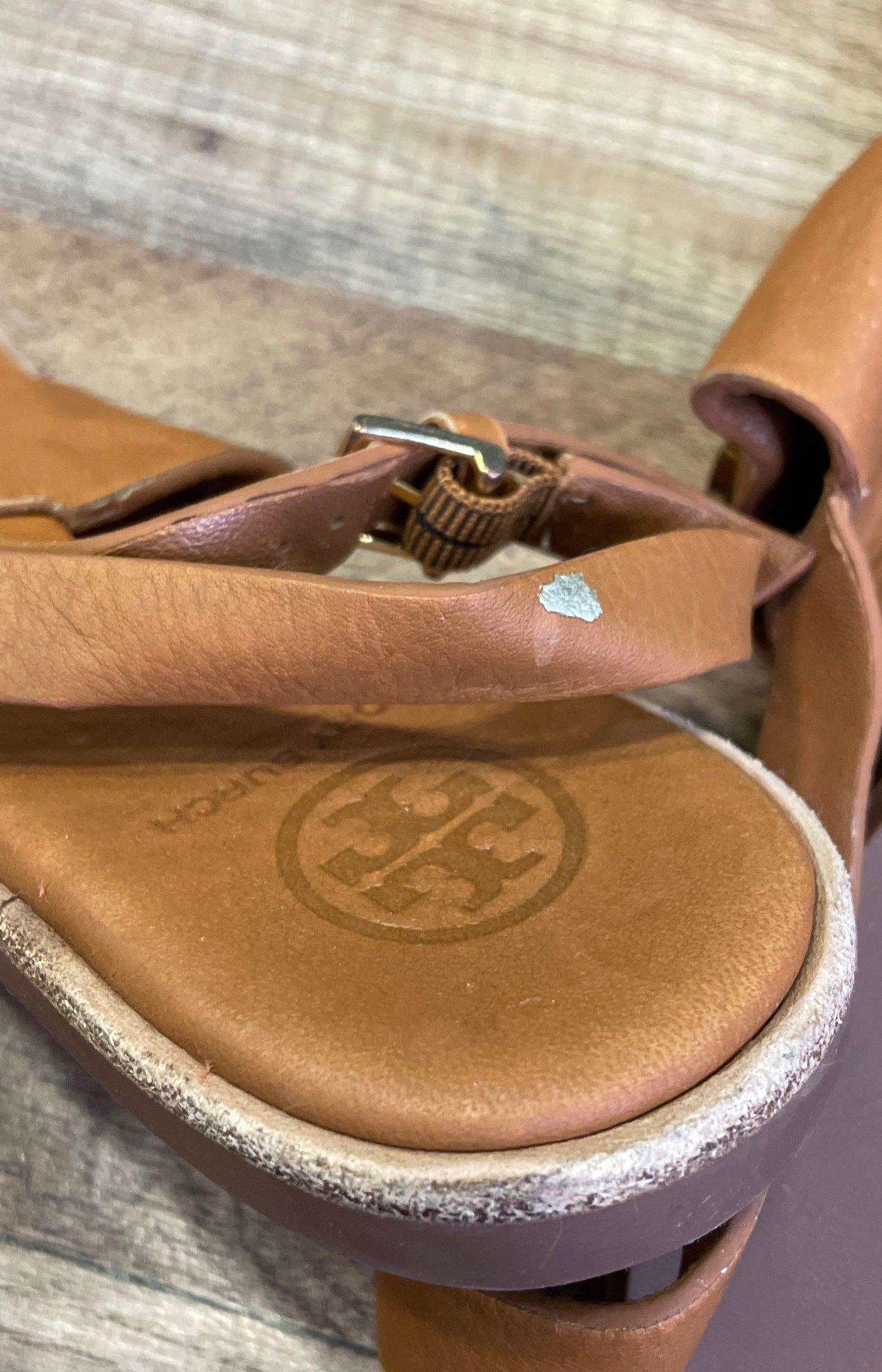 Tory Burch Miller Ankle Strap Tan Leather Gold Logo Medallion Sandals Size 8.5