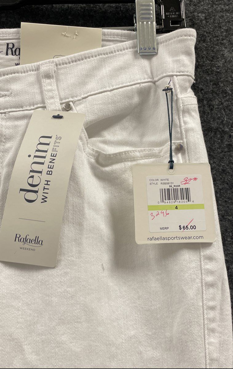 Rafaella Women's White Slimming Denim with Benefits Weekend Jeans NWT Sz 4