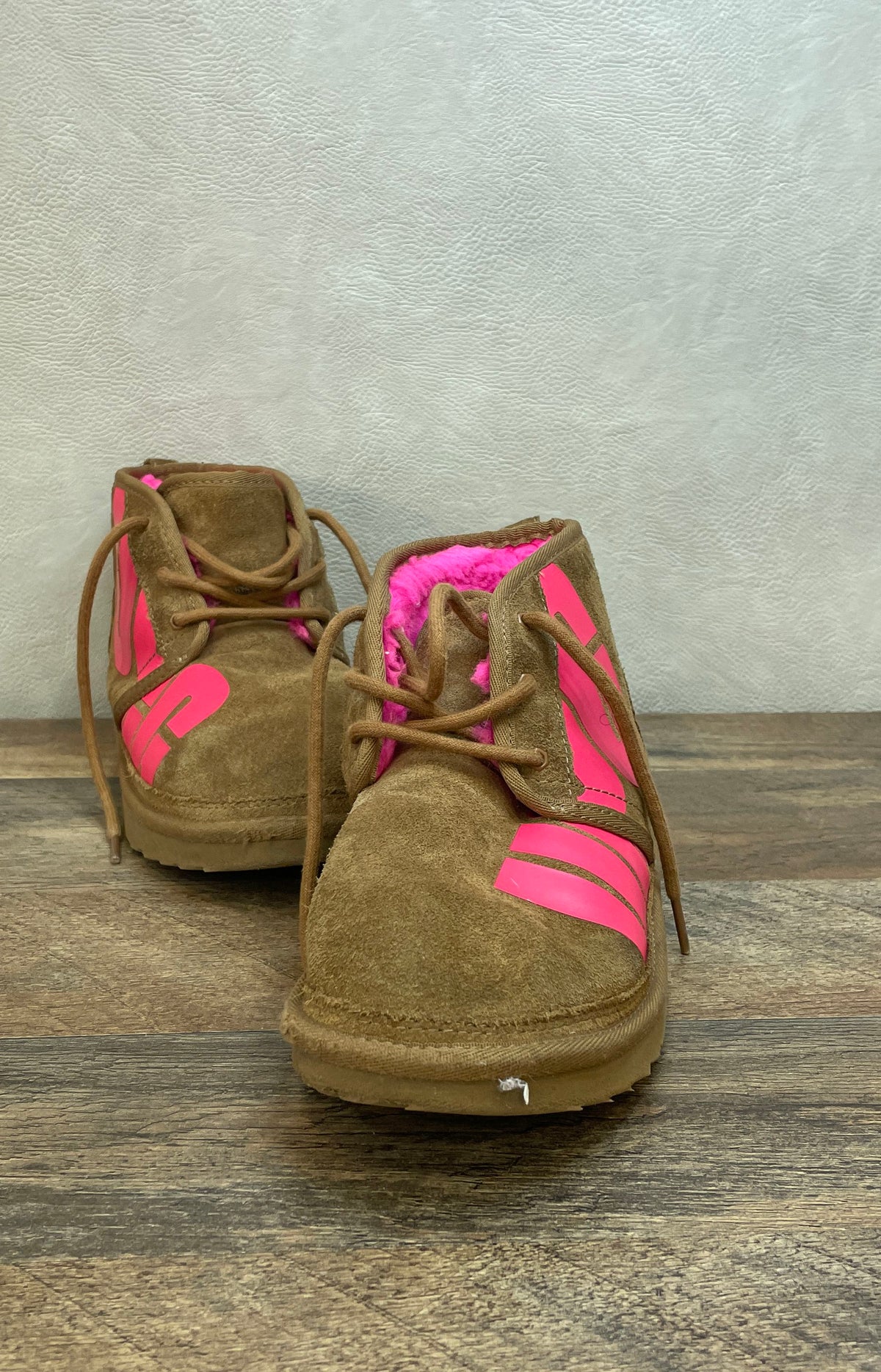 UGG Neumel Chopd Chestnut Neon Pink Suede Lace Up Boots Women's Size 5