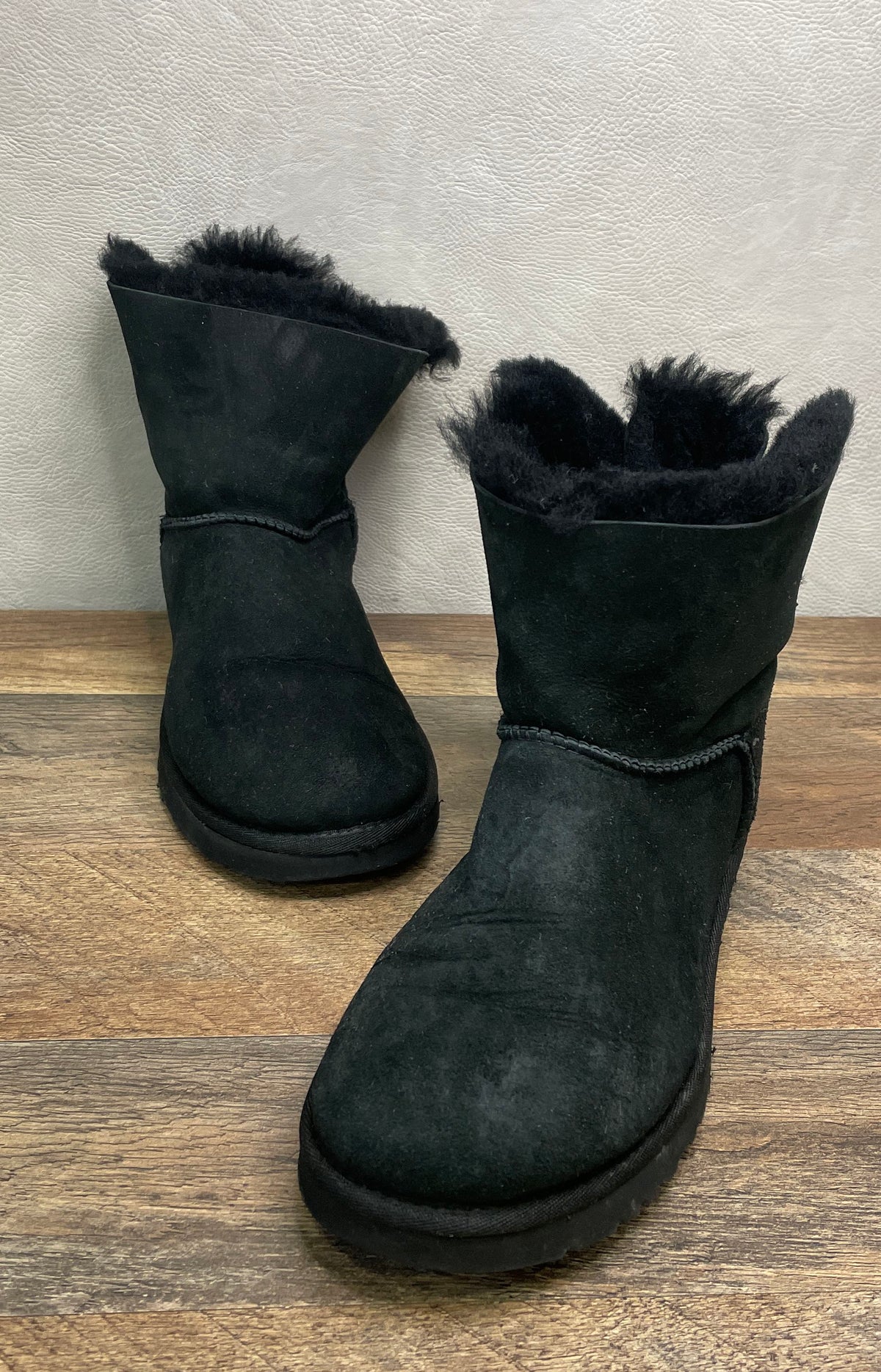 UGG Mini Bailey Bow Black Suede Ankle Boots Women's Size 7