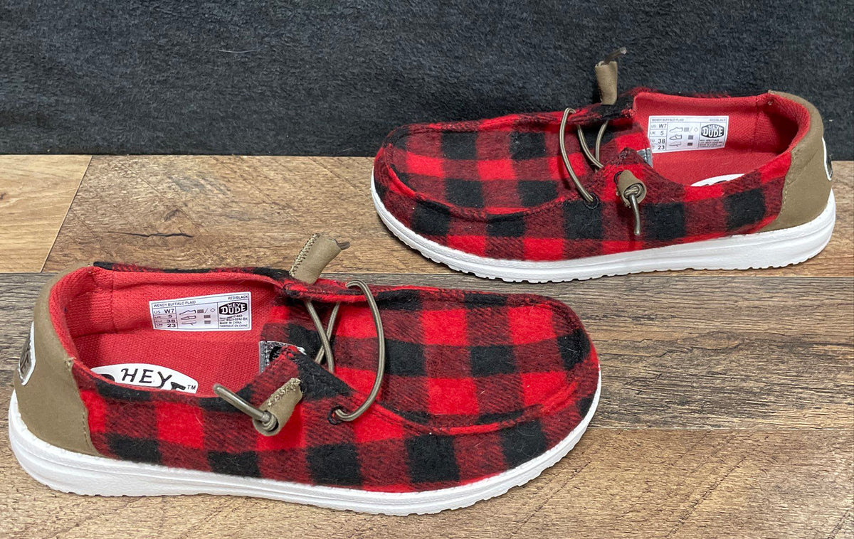 Hey Dude Wendy Buffalo Plaid Red Black Slip-On Moccasin Shoes Women's Size 7