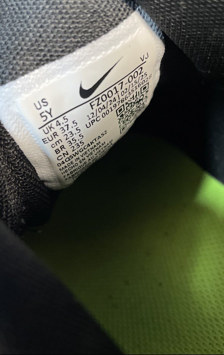 Nike Sonic Fly Black Volt Green Youth Running Shoes Size 5Y