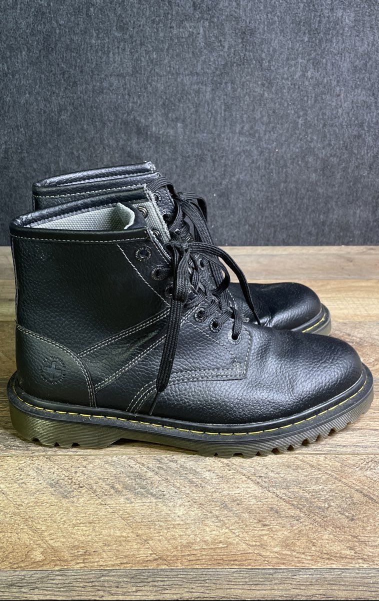 Dr. Martens Roseland Black Pebbled Leather Boots Size Men 9 Women 10