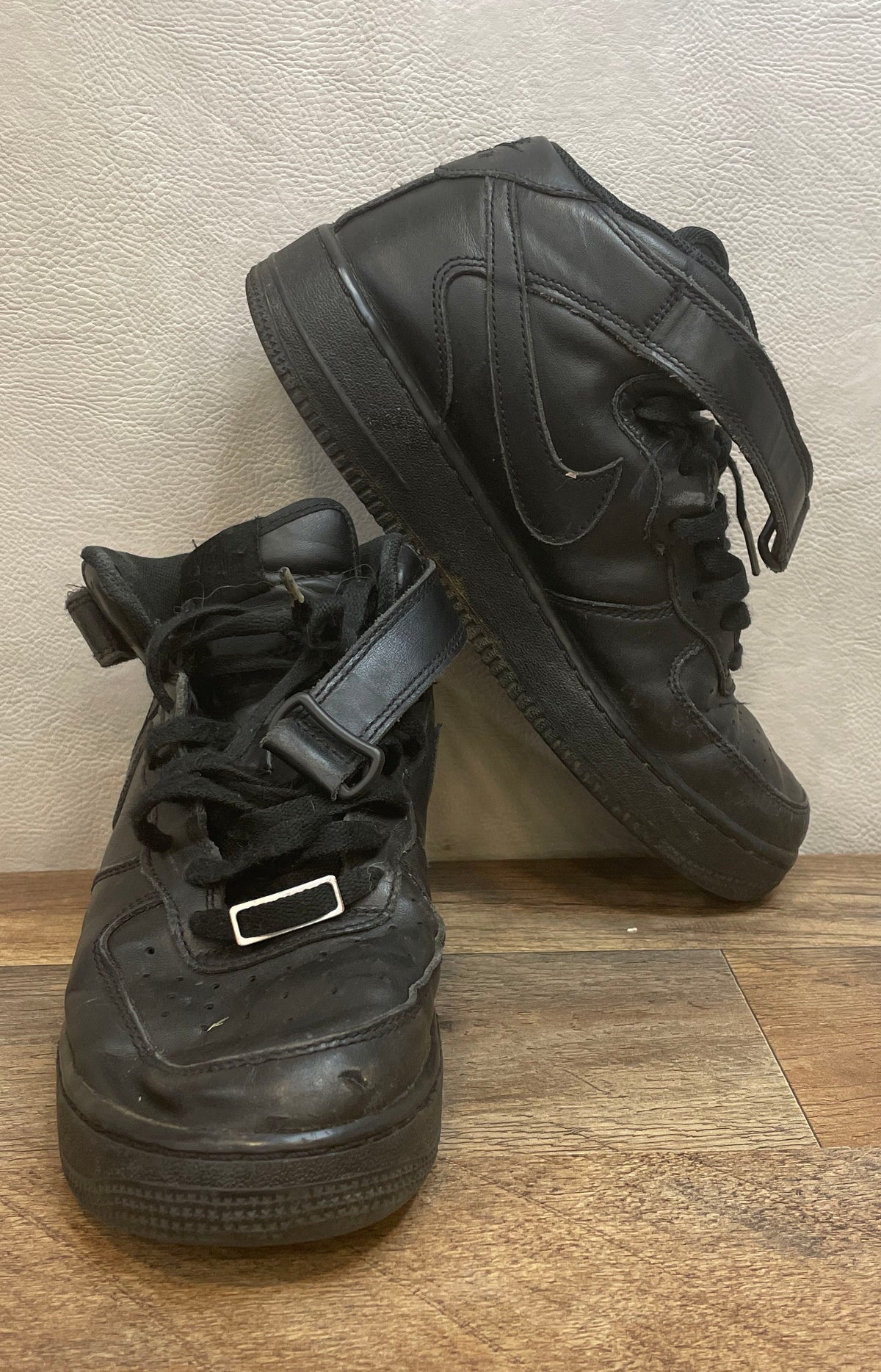 Nike Air Force 1 Mid '07 Triple Black Leather Sneakers Men's Size 8.5