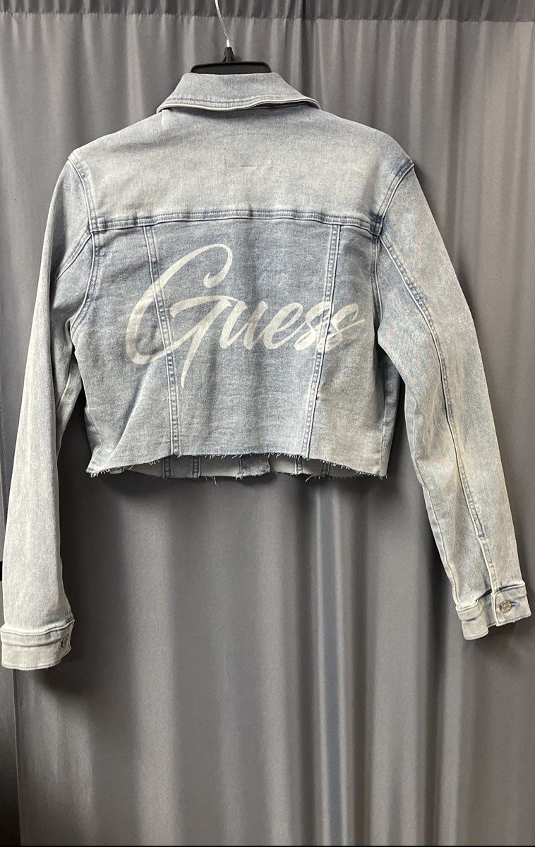 Guess Women's Martha Denim Jacket Light Cropped Raw Hem Back Graphic Sz M NWT