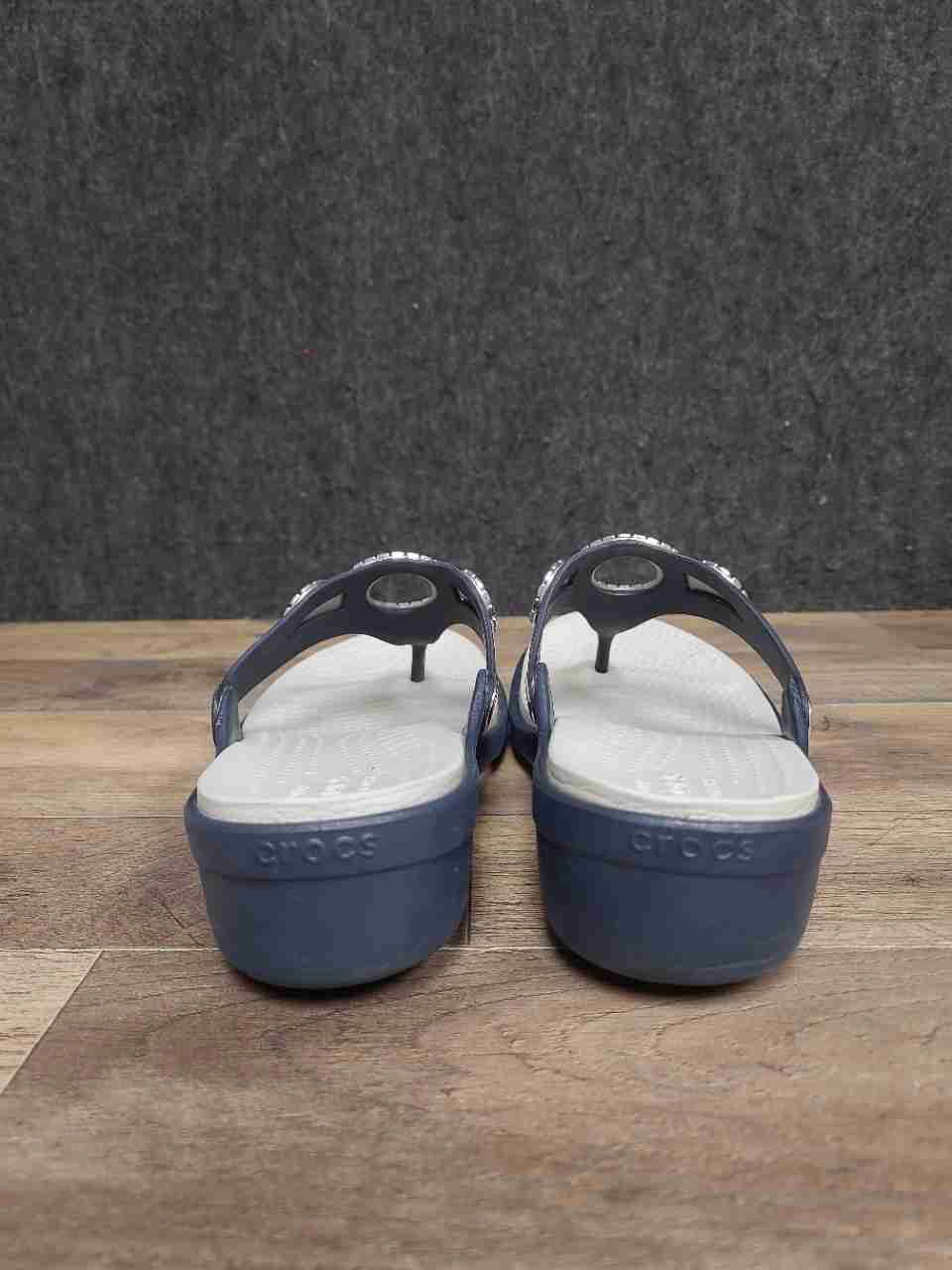 Crocs Sanrah Circle Wedge Navy Blue Grey Flip Flop Sandals Women's Size 8