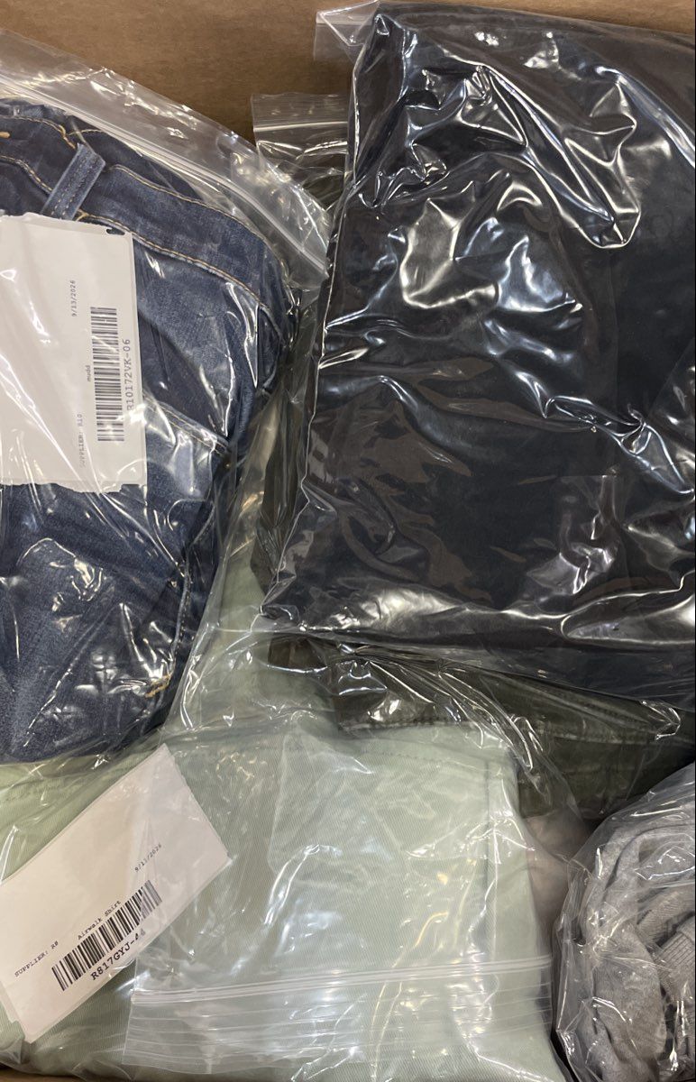 Assorted Brand Reseller Clothing Bulk Lot 20.5lb Columbia DKNY 5.11 Tactical