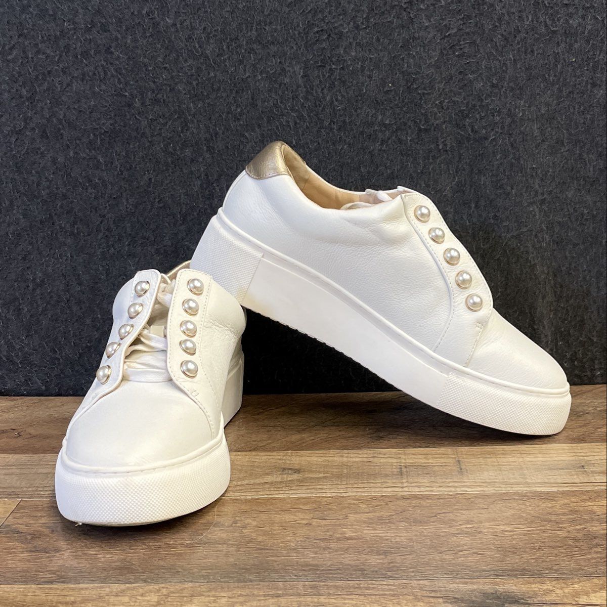 Alex Marie White Leather Pearl Embellished Platform Fashion Sneakers Size 7.5M