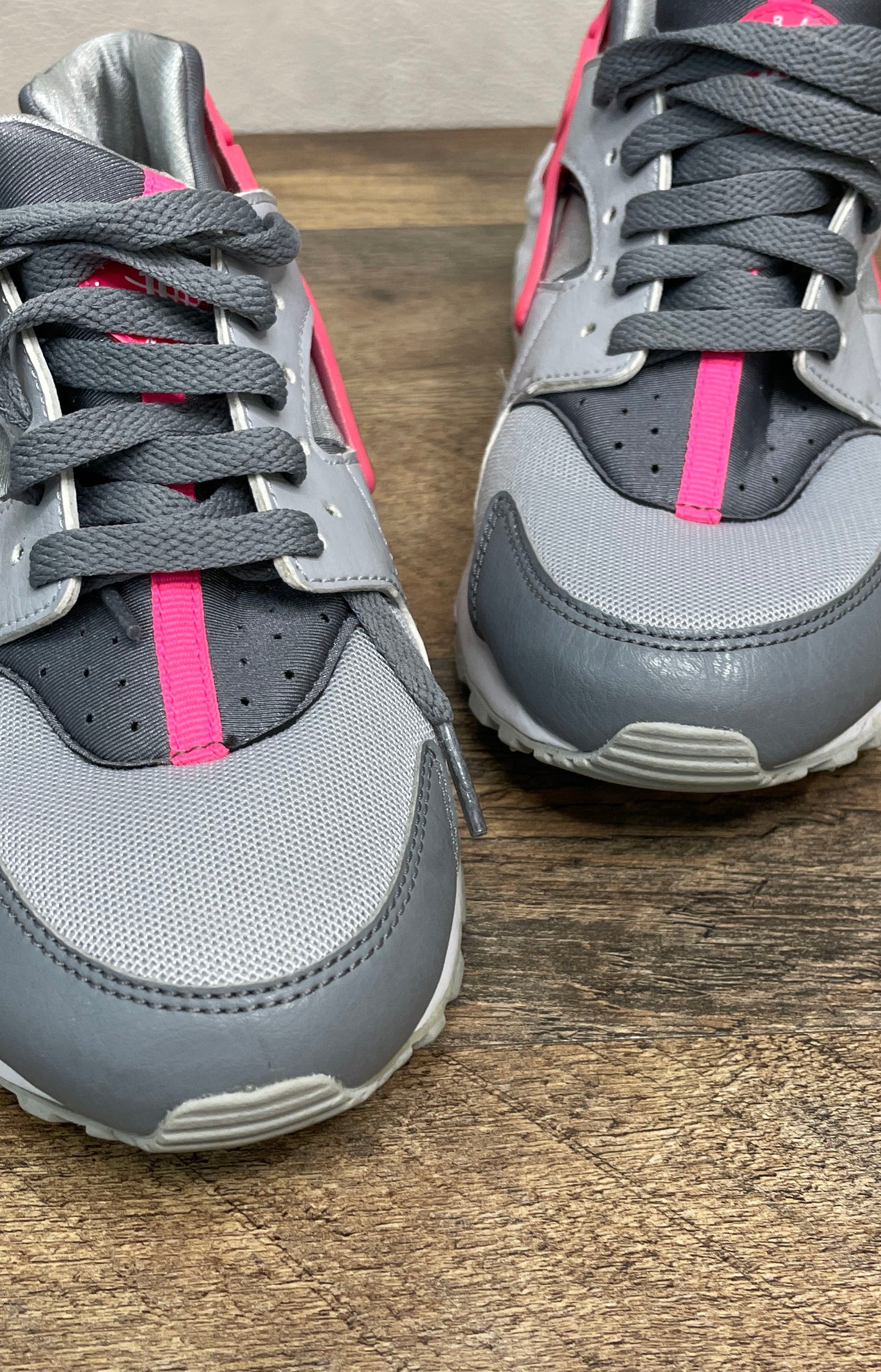 Nike Air Huarache Run GS Grey Pink Kids Running Sneakers Size 7Y